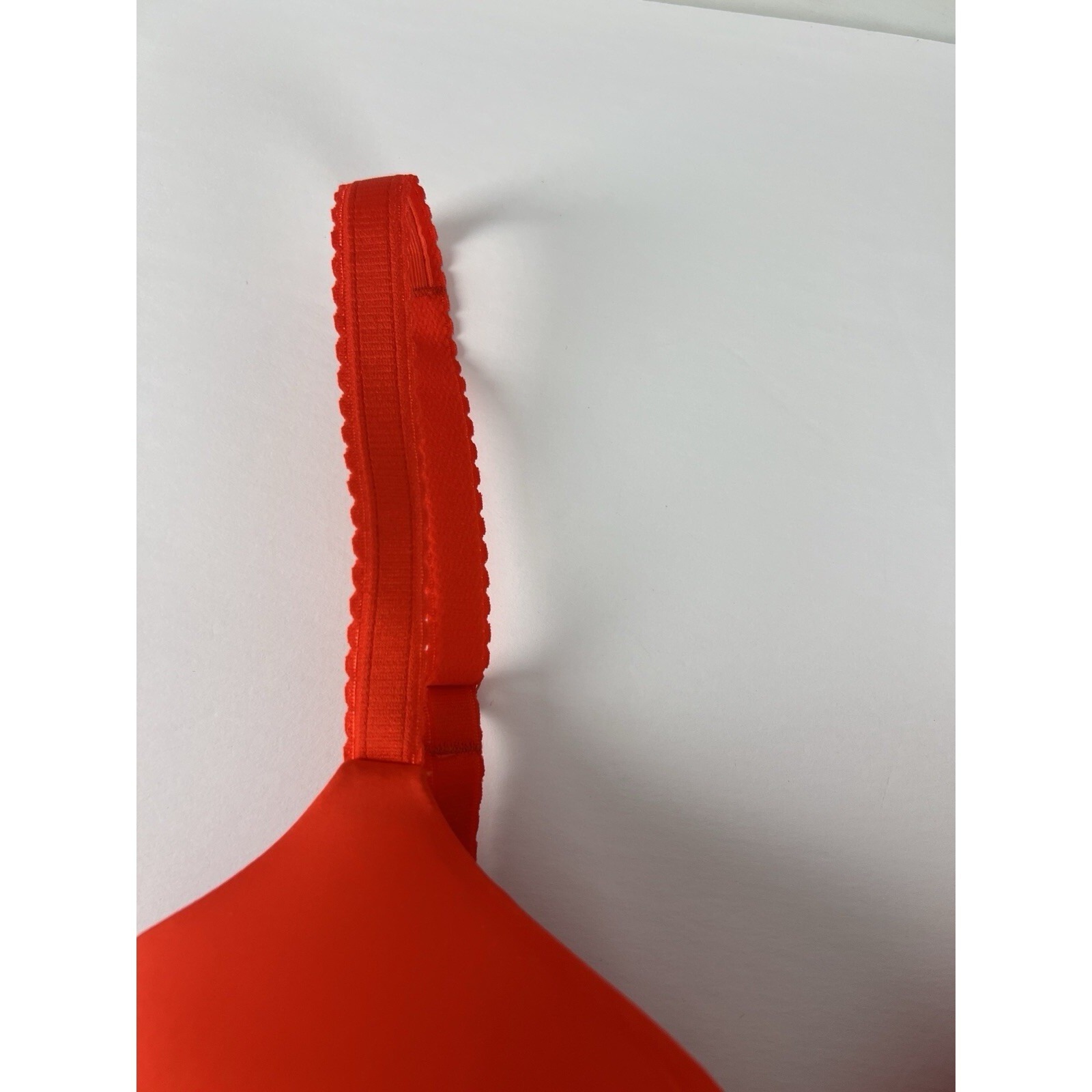 Bare Women Bra Size 32c The Favorite Wireless Smoothing T-Shirt B10246 Poppy B32 — image 4 of 8